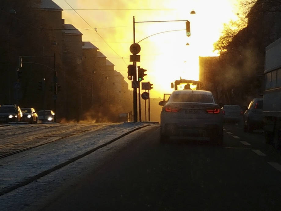 kuvituskuva pakkasaamu kaupungissa