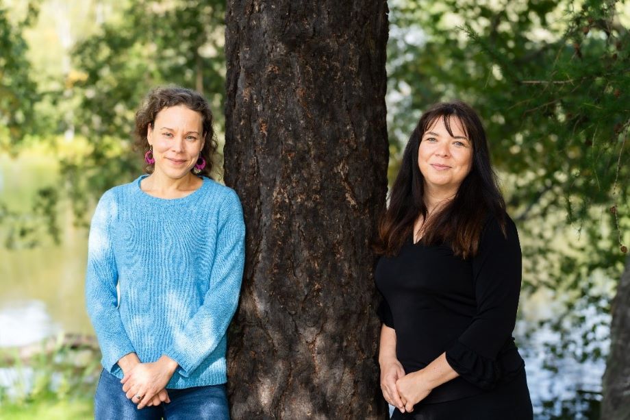 Kaksi RAI-tutkimusta toteuttavaa THL:n RAI-asiantuntijaa, joiden yhteystiedot löytyvät sivun alaosasta.