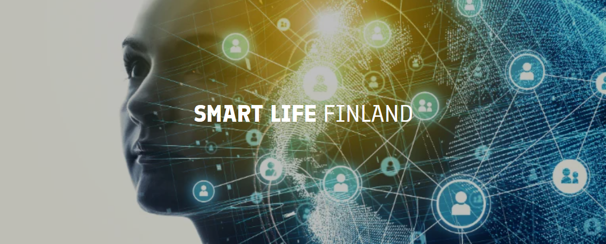 Smart Life Finland, hymyilevän naisen kasvot.