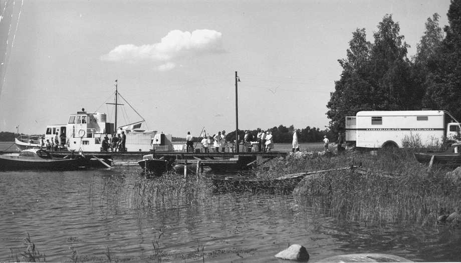 Finnish Mobile Clinic pilot study carried out in the first clinic cars and Folkhälsan’s boat m/s Gullkronan. Korppoo 27.7.1965
