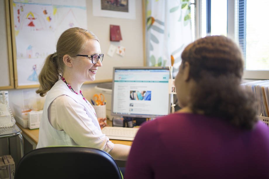  På läkarmottagningen