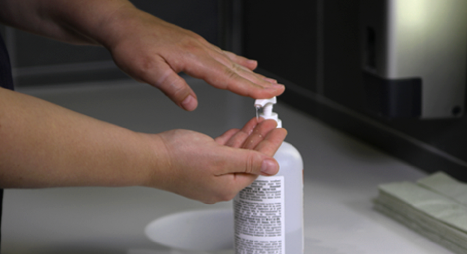 käsidesin käyttö.