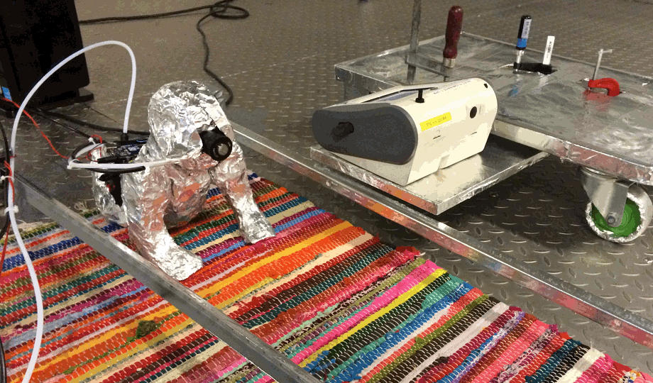 Vauvarobotti toiminnassa