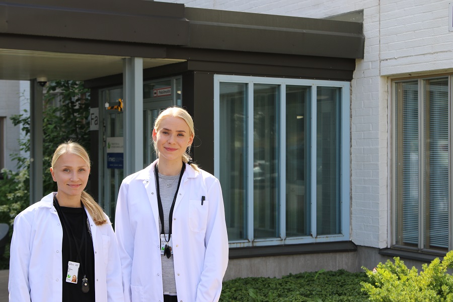 Iita Ollanketo ja Linda Attenberg THL:n edustalla