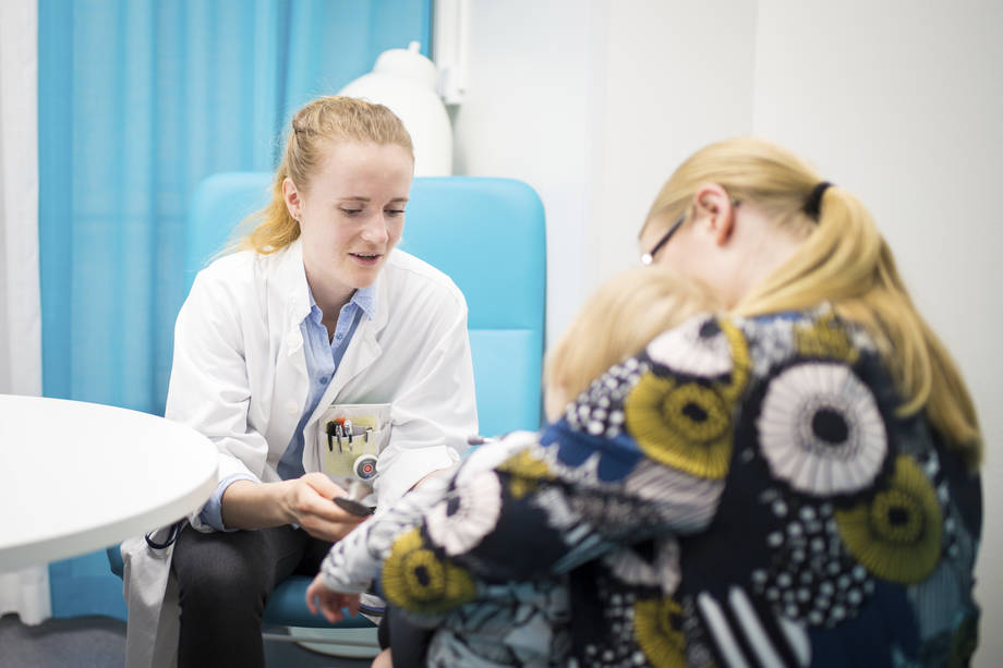 Parent and child a the healthcare centre
