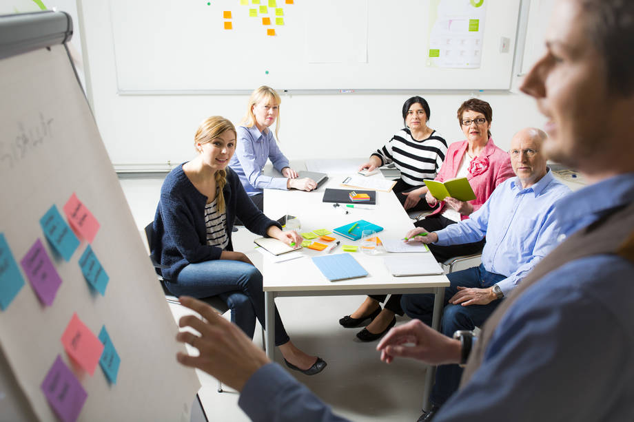 Visitors to THL in a meeting